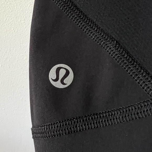 Lululemon Black Logo Pace Rival 22" Mesh Crop Leggings Running Tights ~ Size 4 - Picture 6 of 12